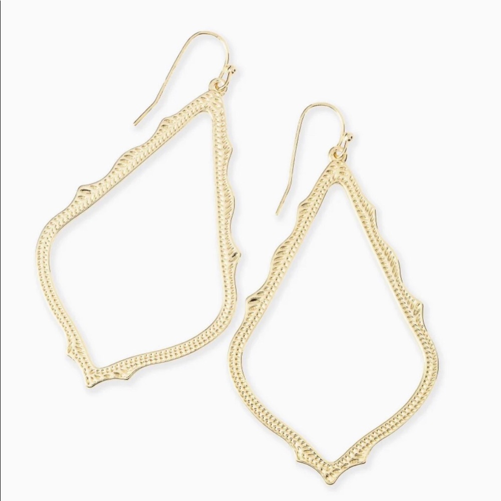 Sophee Drop Earrings In Gold